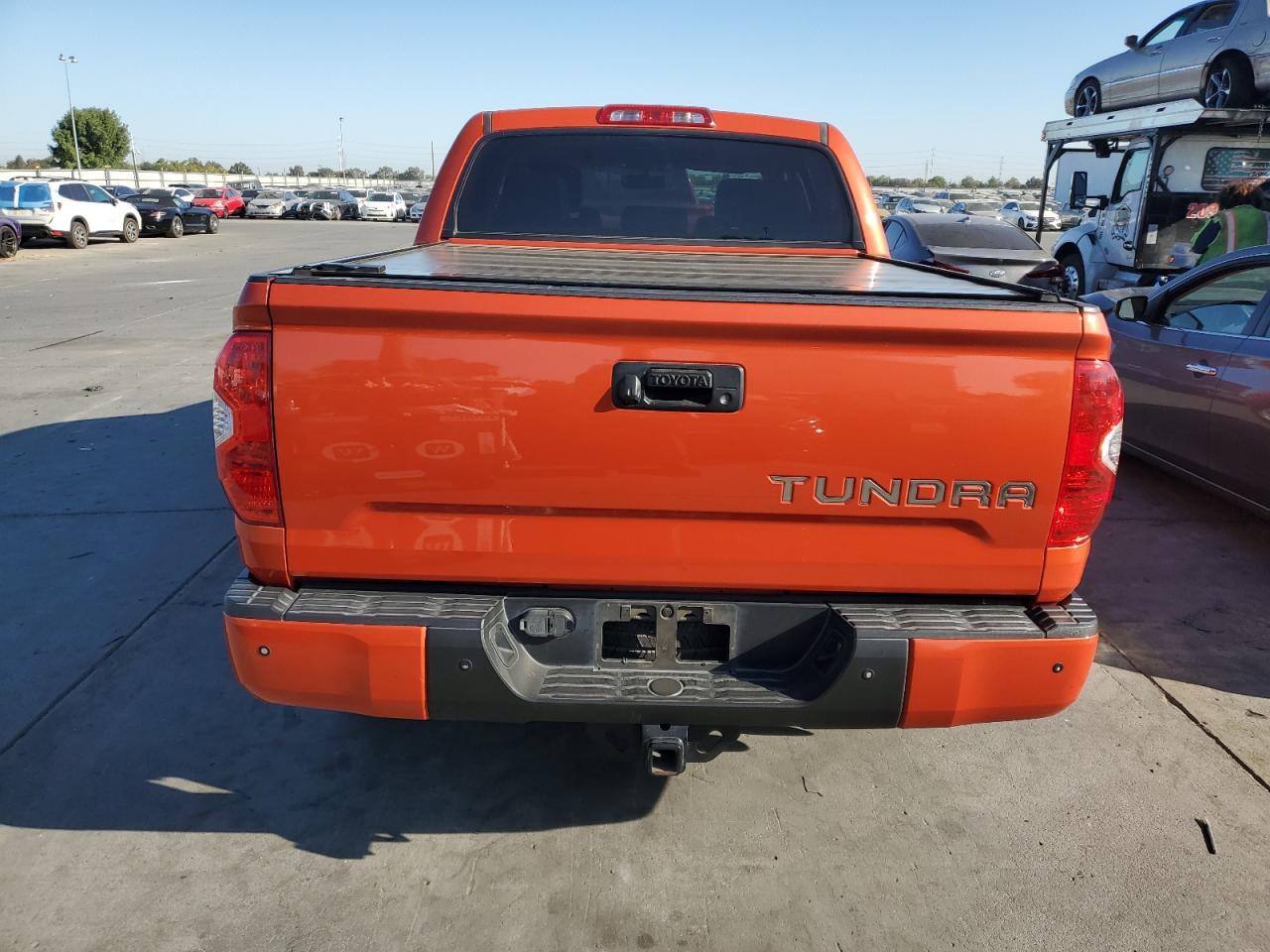 2017 Toyota Tundra Crewmax Limited VIN: 5TFFW5F12HX220149 Lot: 80962575