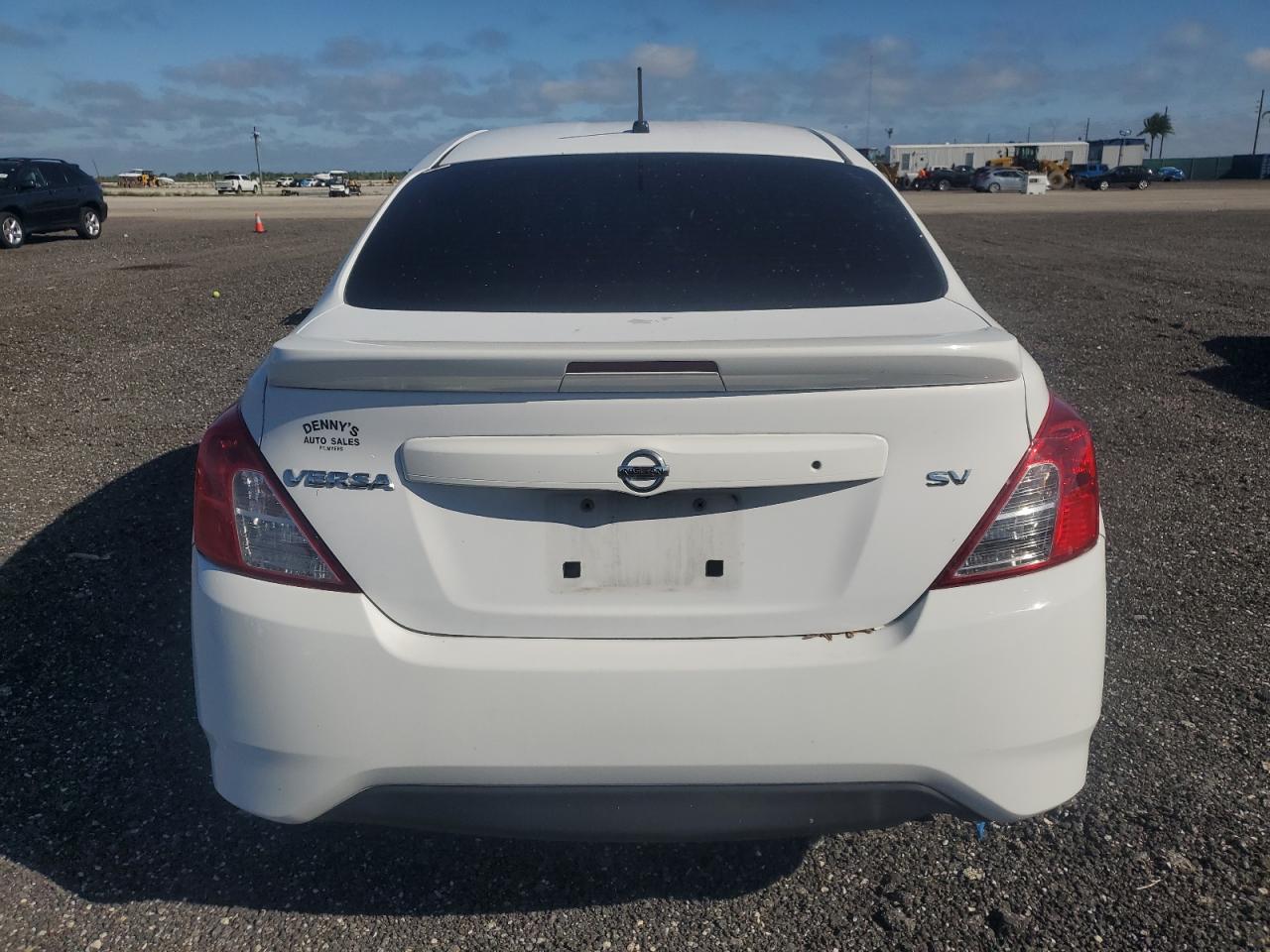 2018 Nissan Versa S VIN: 3N1CN7AP0JL863391 Lot: 84382605