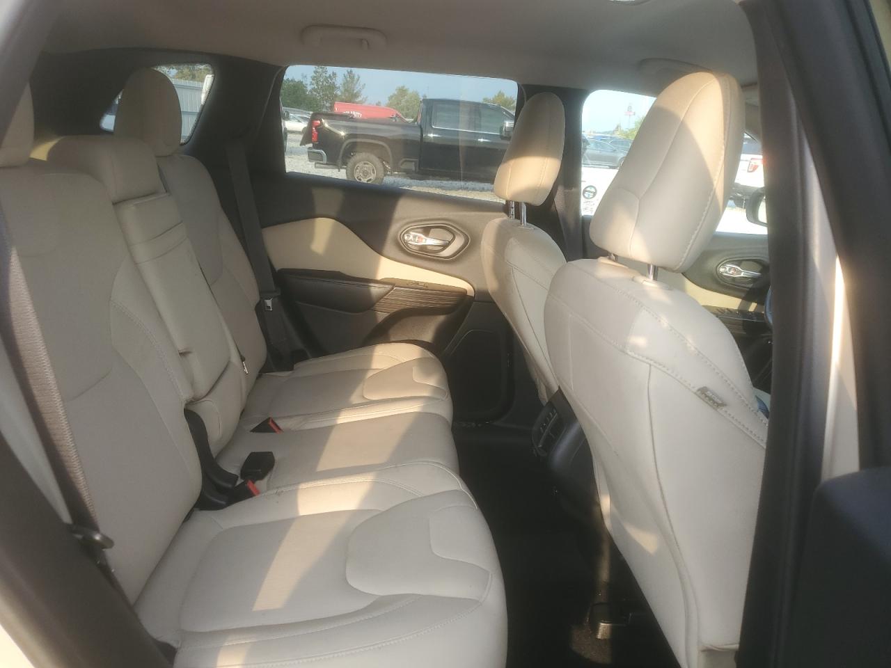 2015 Jeep Cherokee Latitude VIN: 1C4PJMCS1FW505129 Lot: 80780935