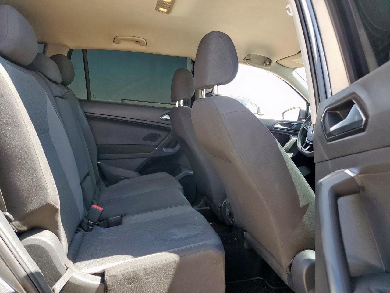 2018 Volkswagen Tiguan S VIN: 3VV1B7AX8JM070459 Lot: 70947045