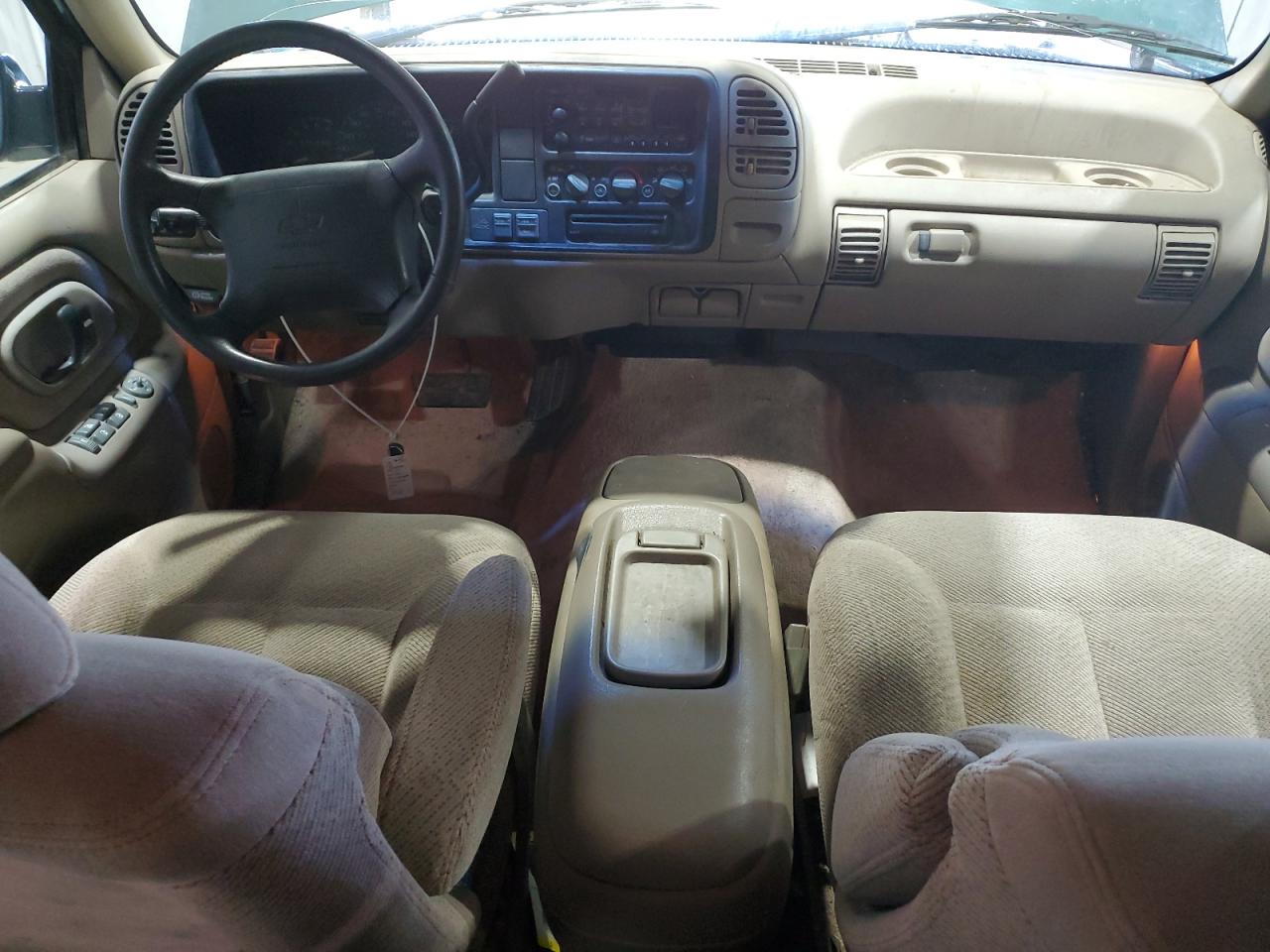 1996 Chevrolet Suburban K1500 VIN: 3GNFK16R8TG166483 Lot: 70837725