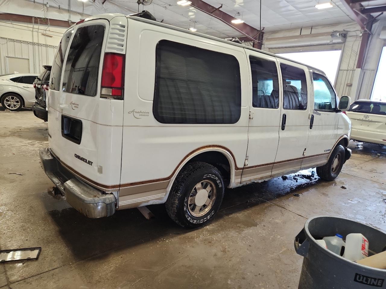 2000 Chevrolet Express G1500 VIN: 1GBFG15R2Y1237487 Lot: 81404955
