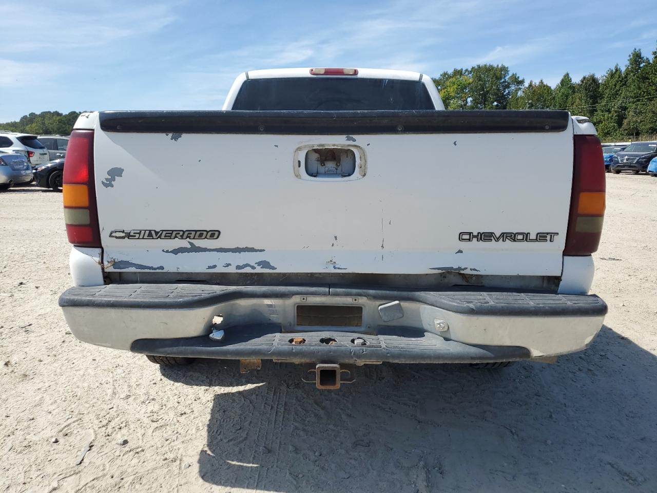 2000 Chevrolet Silverado C1500 VIN: 2GCEC19T9Y1261028 Lot: 81212065