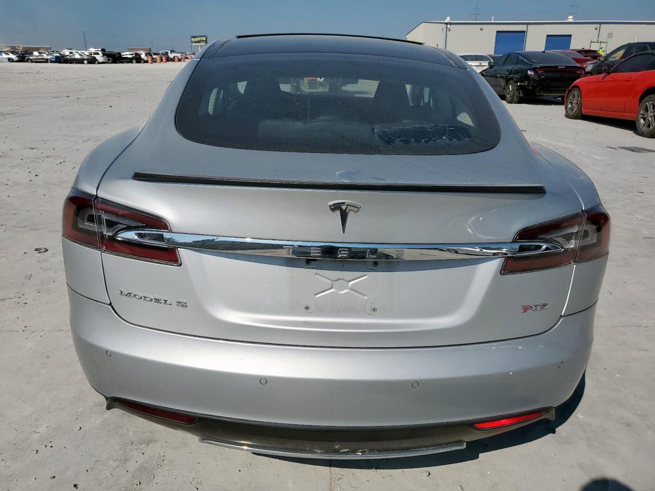 2014 Tesla Model S VIN: 5YJSA1H1XEFP33237 Lot: 70839075