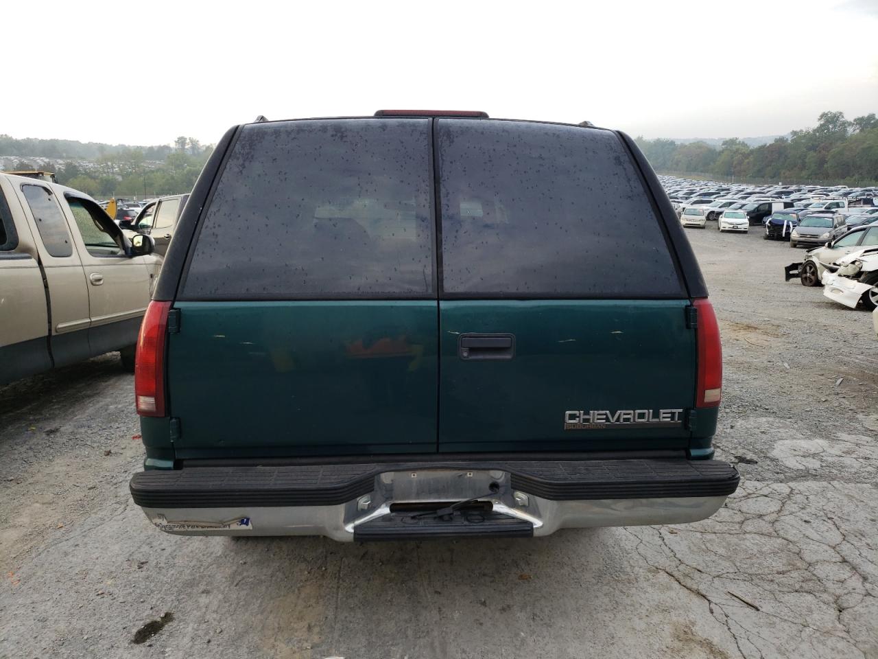 1999 Chevrolet Suburban K1500 VIN: 3GNFK16R2XG245007 Lot: 82072795
