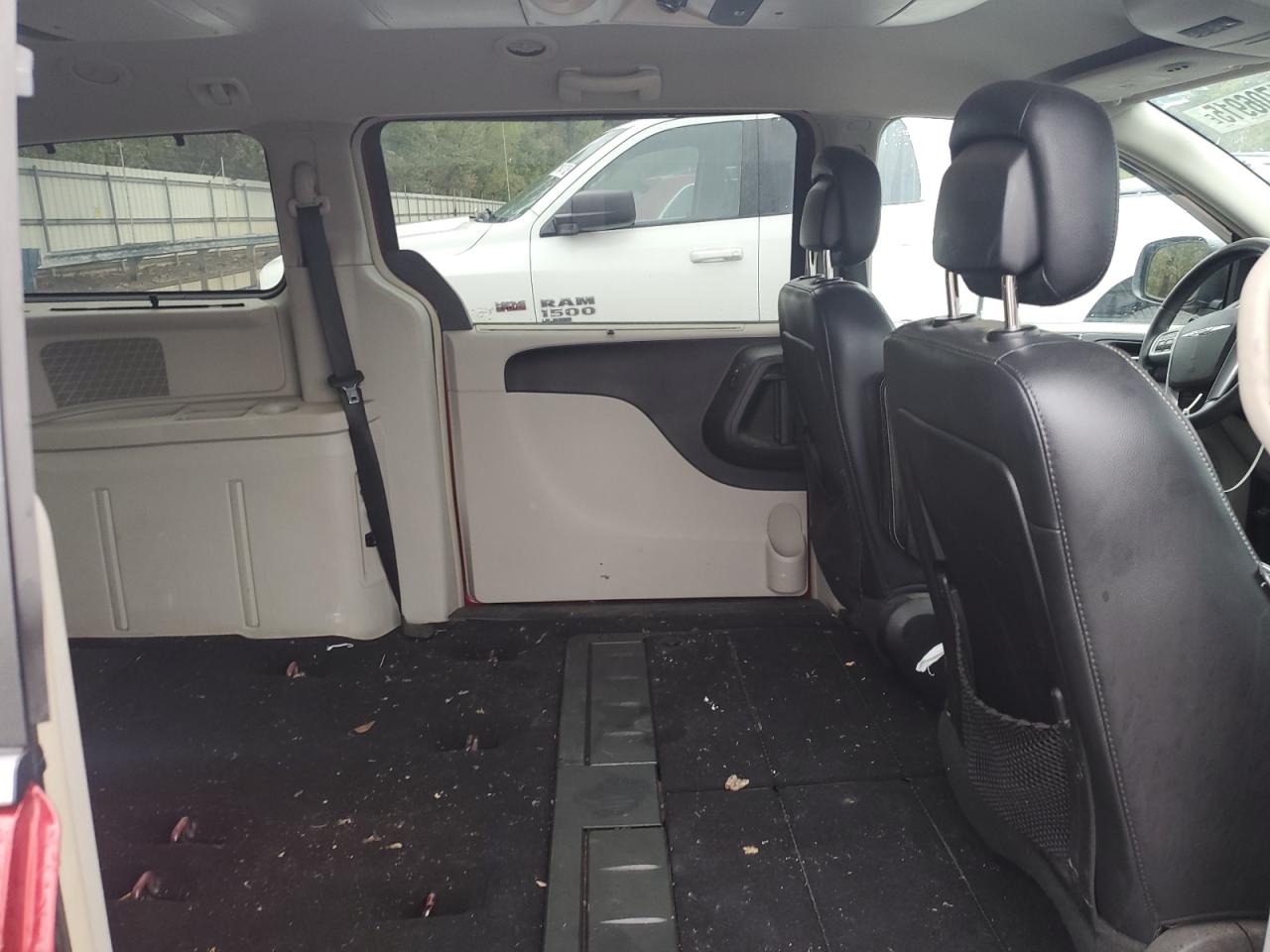 2011 Chrysler Town & Country Touring L VIN: 2A4RR8DG9BR745223 Lot: 81706915