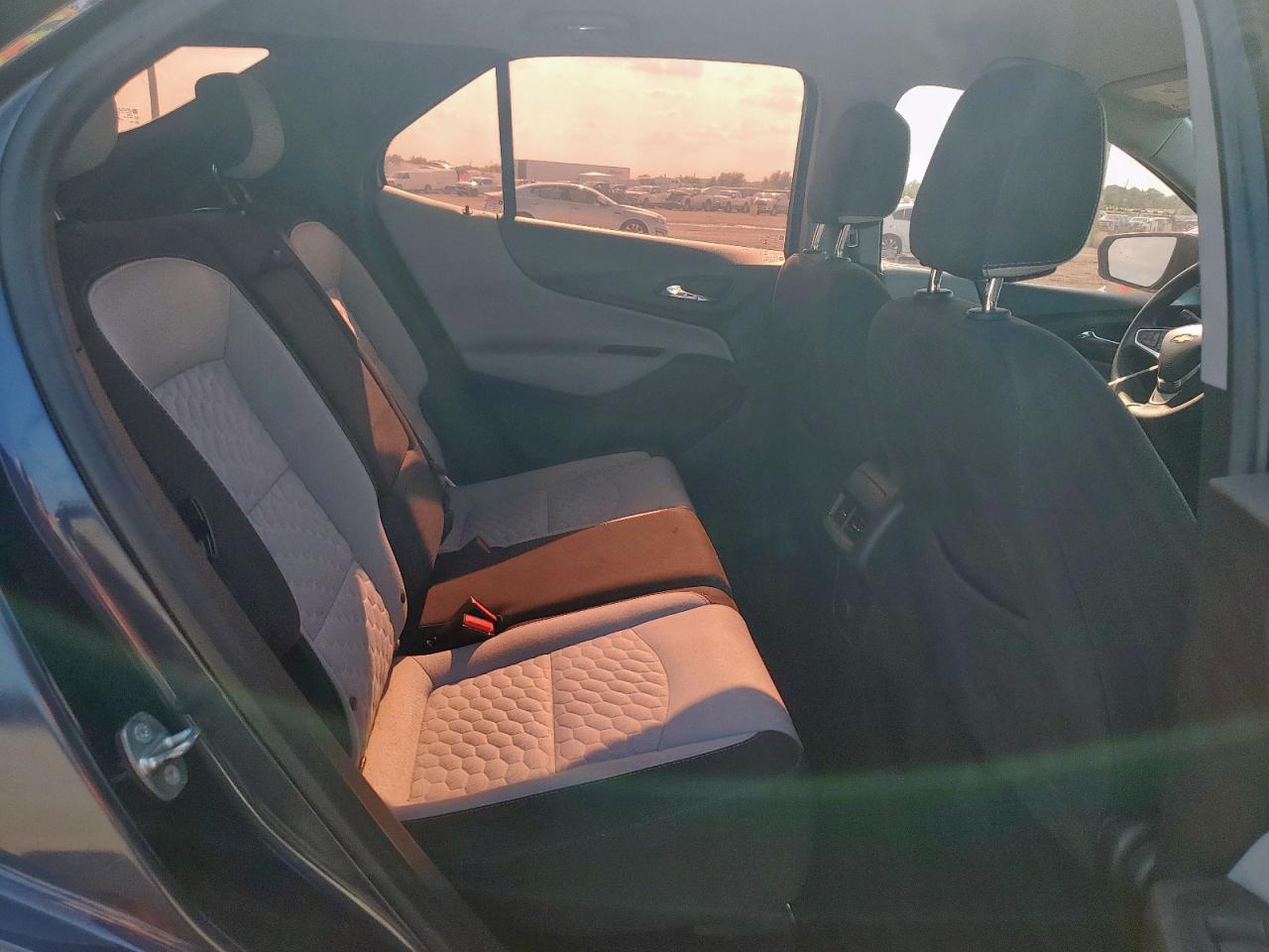 2018 Chevrolet Equinox Ls VIN: 3GNAXHEV6JS576812 Lot: 71661405