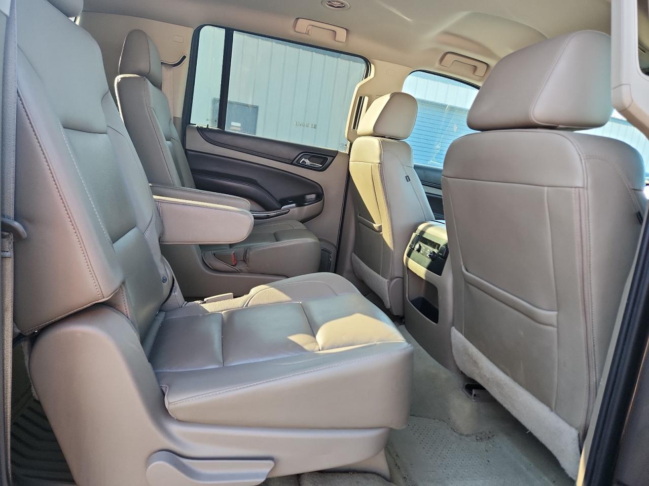 2016 Chevrolet Suburban C1500 Lt VIN: 1GNSCHKC2GR169407 Lot: 84255785