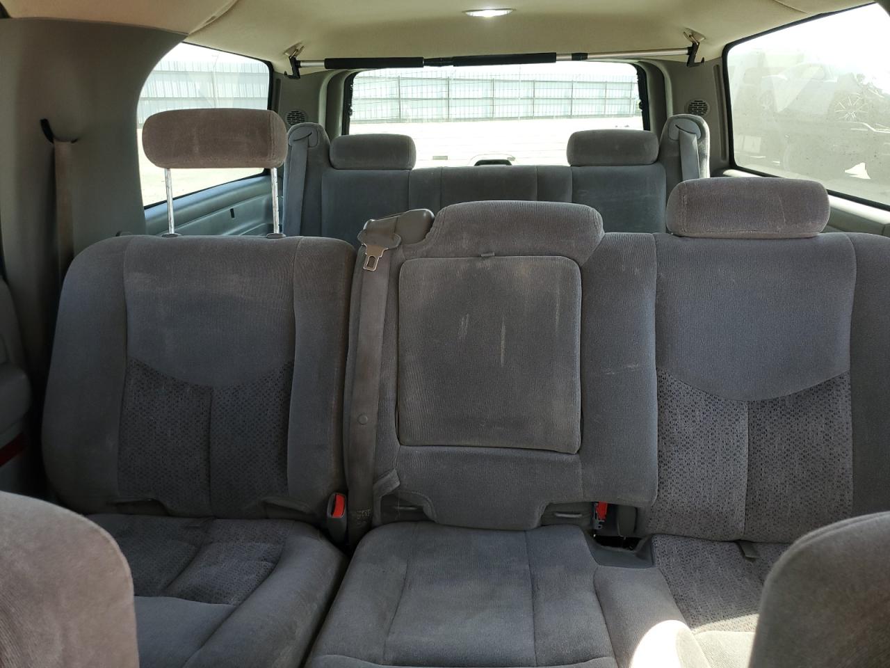 2004 Chevrolet Suburban C1500 VIN: 3GNEC16TX4G108008 Lot: 81696155