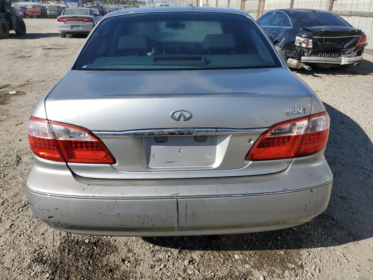 2001 Infiniti I30 VIN: JNKCA31AX1T030947 Lot: 84430185