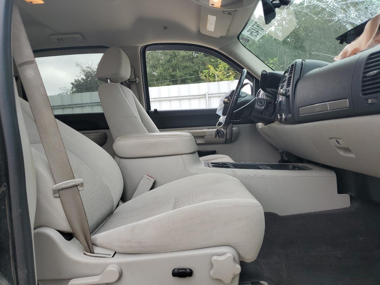 2008 Chevrolet Silverado C2500 Heavy Duty VIN: 1GCHC23K08F111241 Lot: 84767425