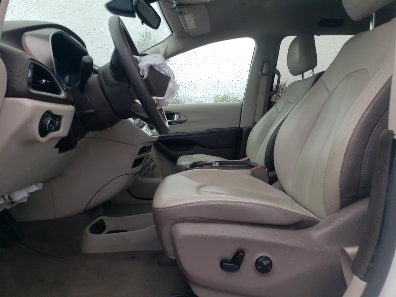 2017 Chrysler Pacifica Touring L VIN: 2C4RC1BG0HR720608 Lot: 81839805