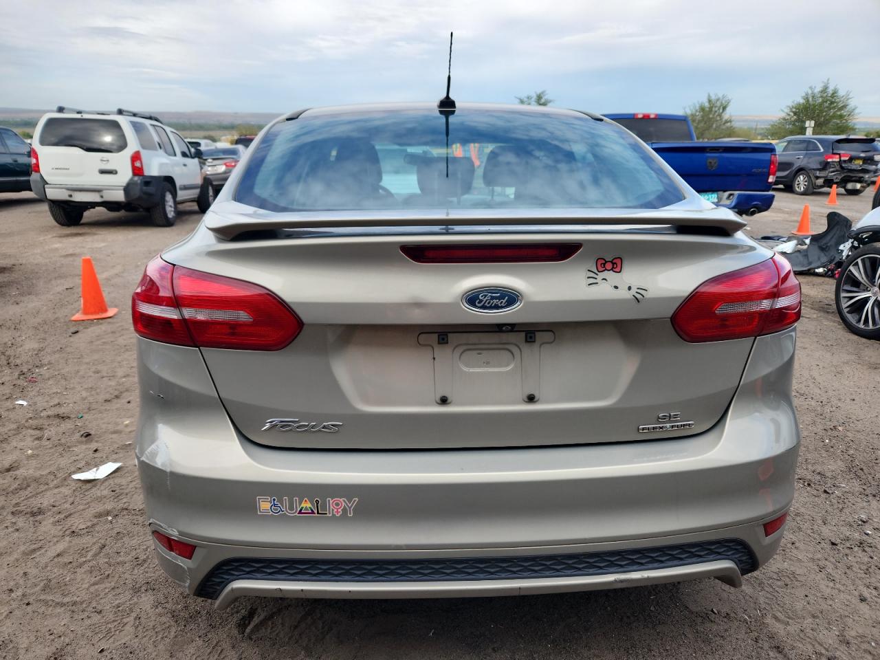 2015 Ford Focus Se VIN: 1FADP3F27FL220563 Lot: 81447345