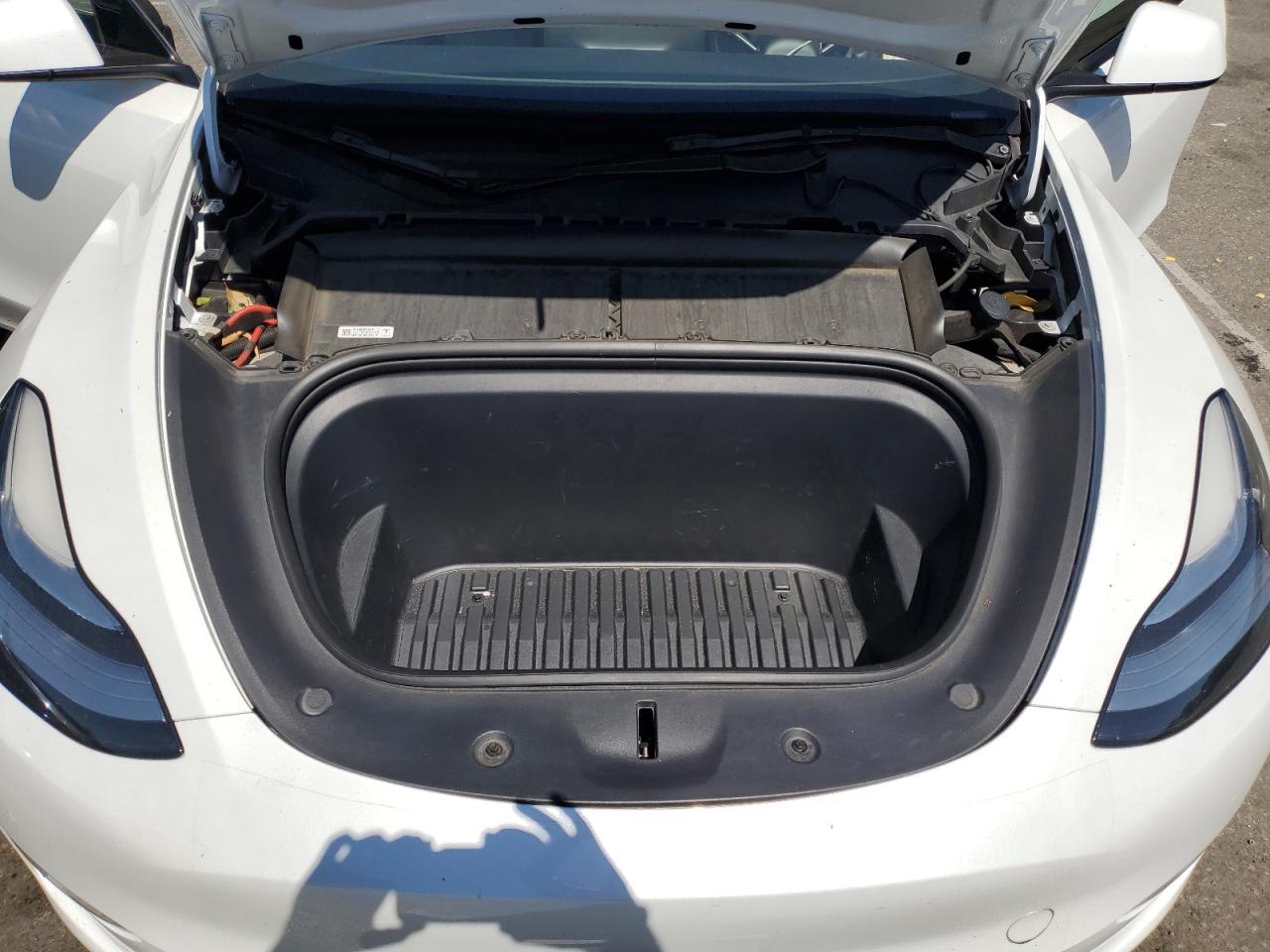 2022 Tesla Model Y VIN: 7SAYGAEE1NF490744 Lot: 72050675