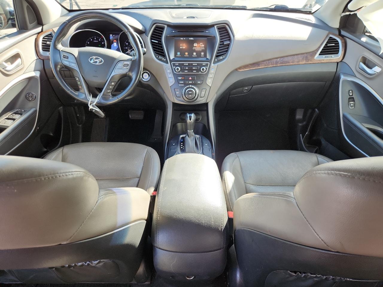 2017 Hyundai Santa Fe Se VIN: KM8SNDHF2HU174338 Lot: 70767735