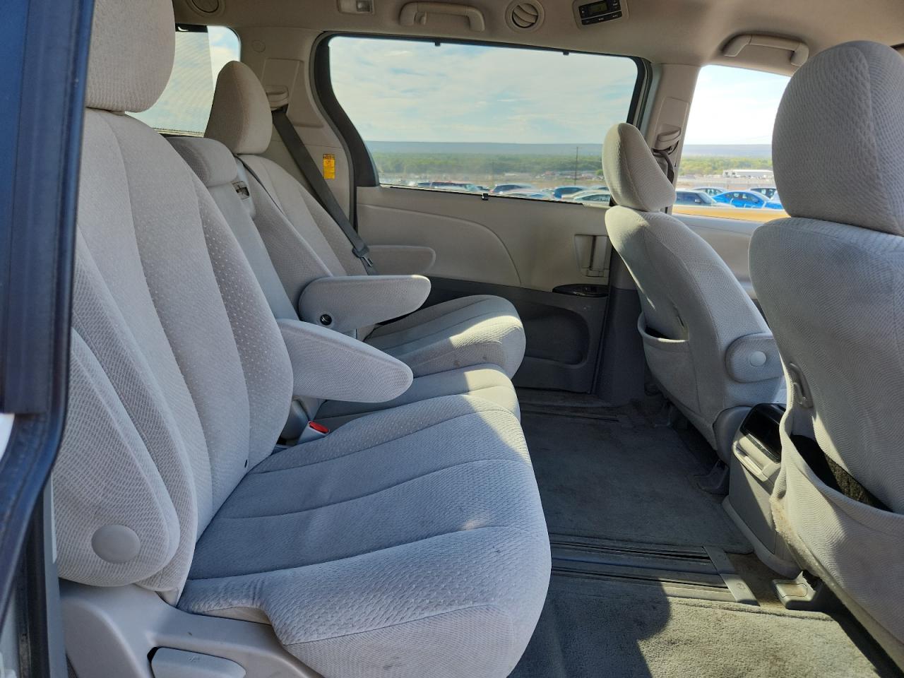 2014 Toyota Sienna Le VIN: 5TDKK3DCXES518386 Lot: 70853525
