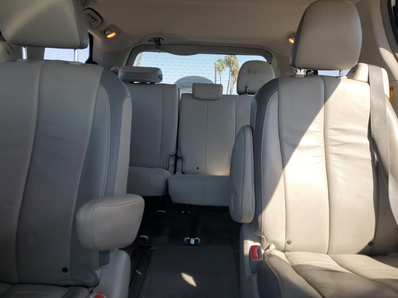 2013 Toyota Sienna Xle VIN: 5TDDK3DC3DS070774 Lot: 81805885