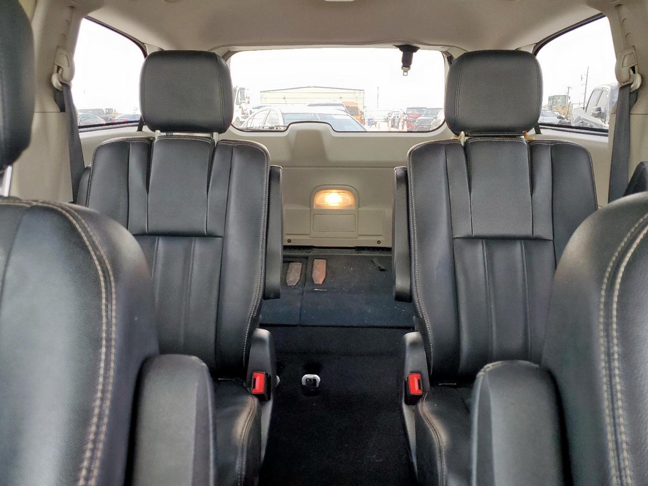 2016 Chrysler Town & Country Touring VIN: 2C4RC1BG9GR187298 Lot: 81528005