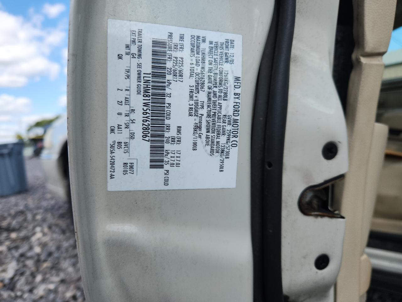 2006 Lincoln Town Car Signature VIN: 1LNHM81W56Y628067 Lot: 84255225