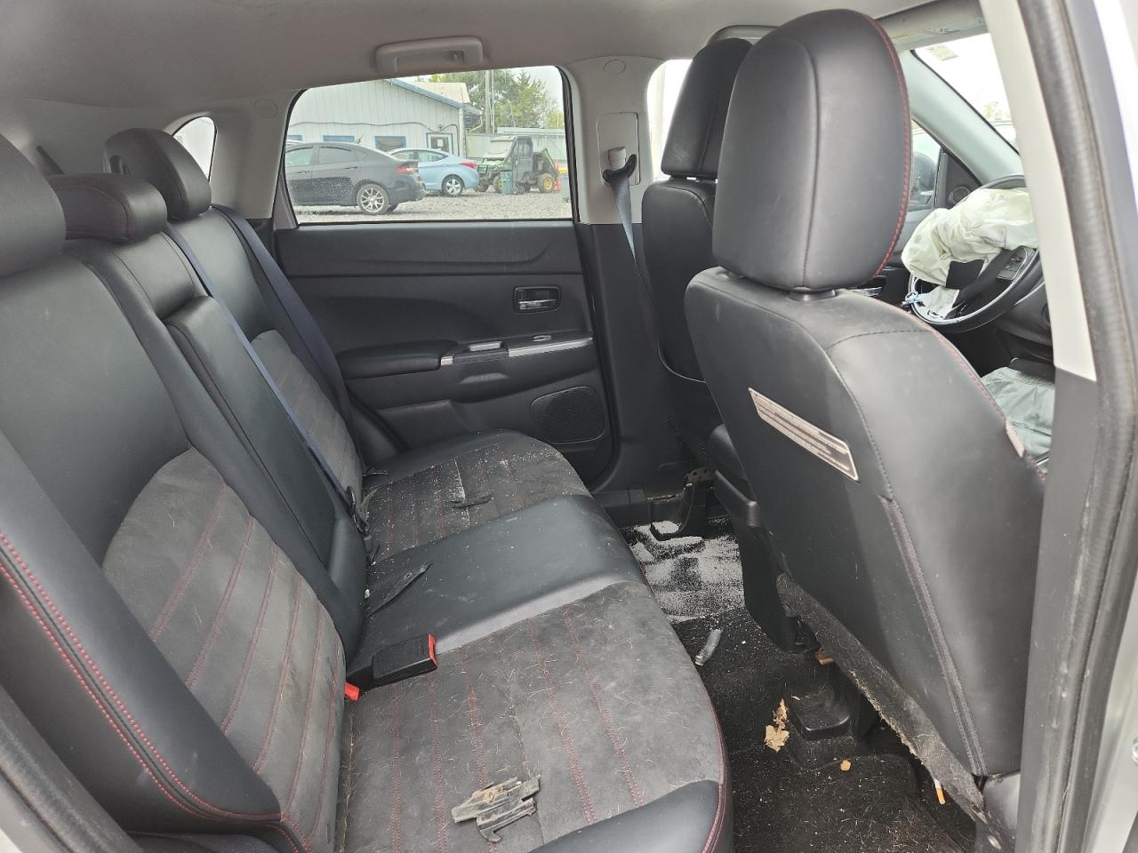 2018 Mitsubishi Outlander Sport Es VIN: JA4AP3AW8JU011370 Lot: 81581325