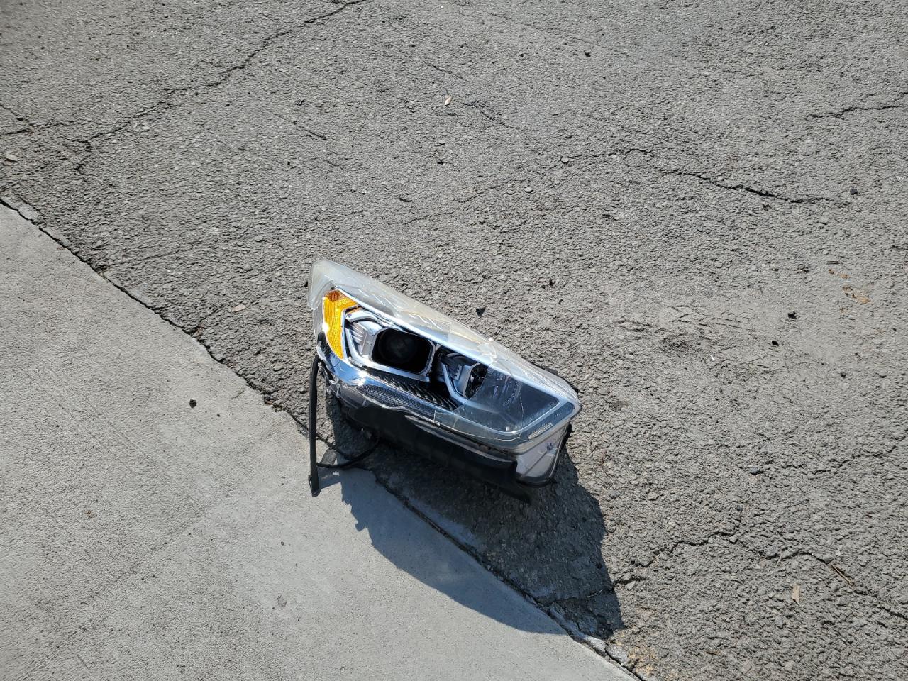 2018 Ford Escape Titanium VIN: 1FMCU0J9XJUC32223 Lot: 81022725