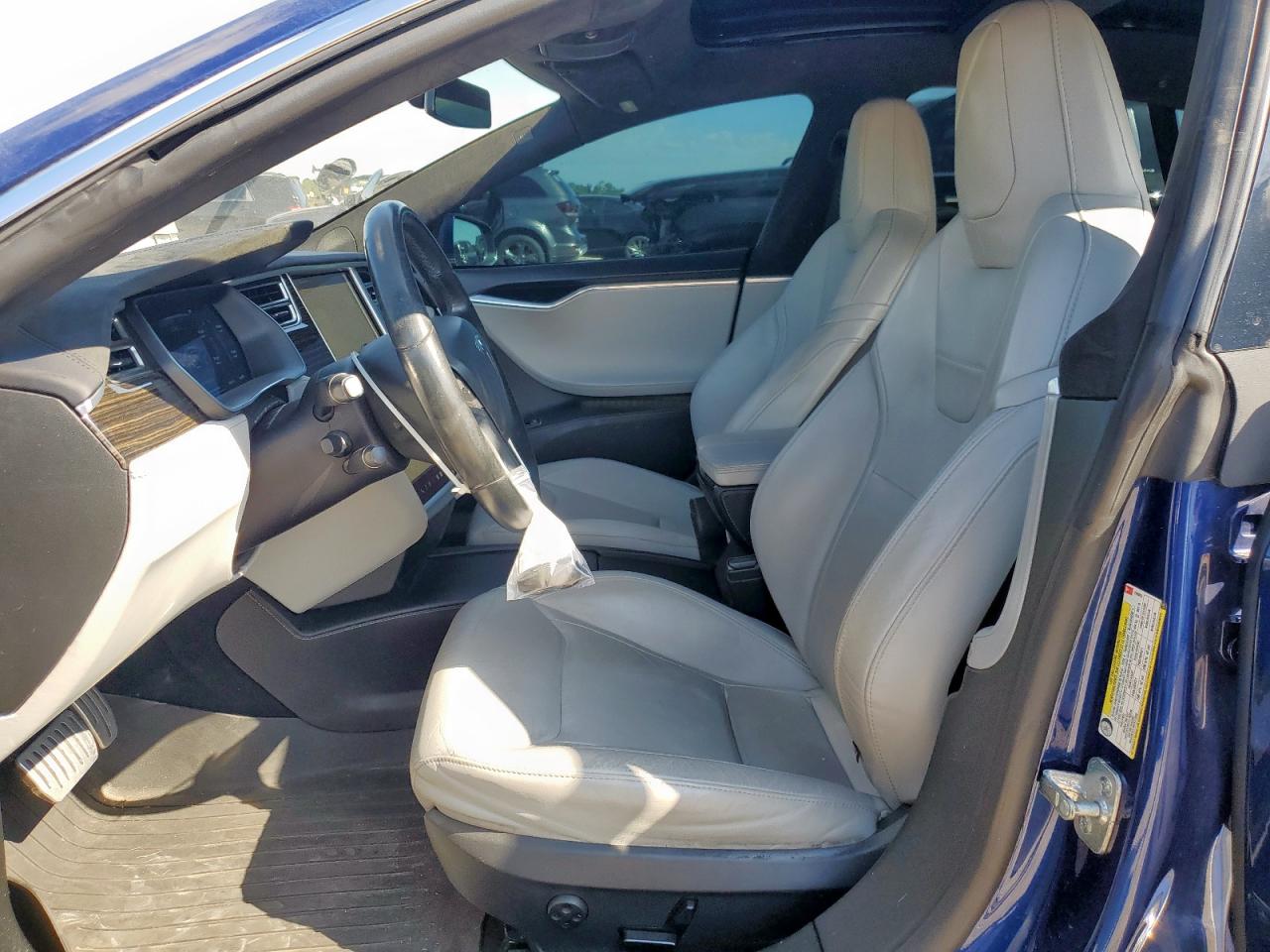 2016 Tesla Model S VIN: 5YJSA1E42GF145883 Lot: 81840585