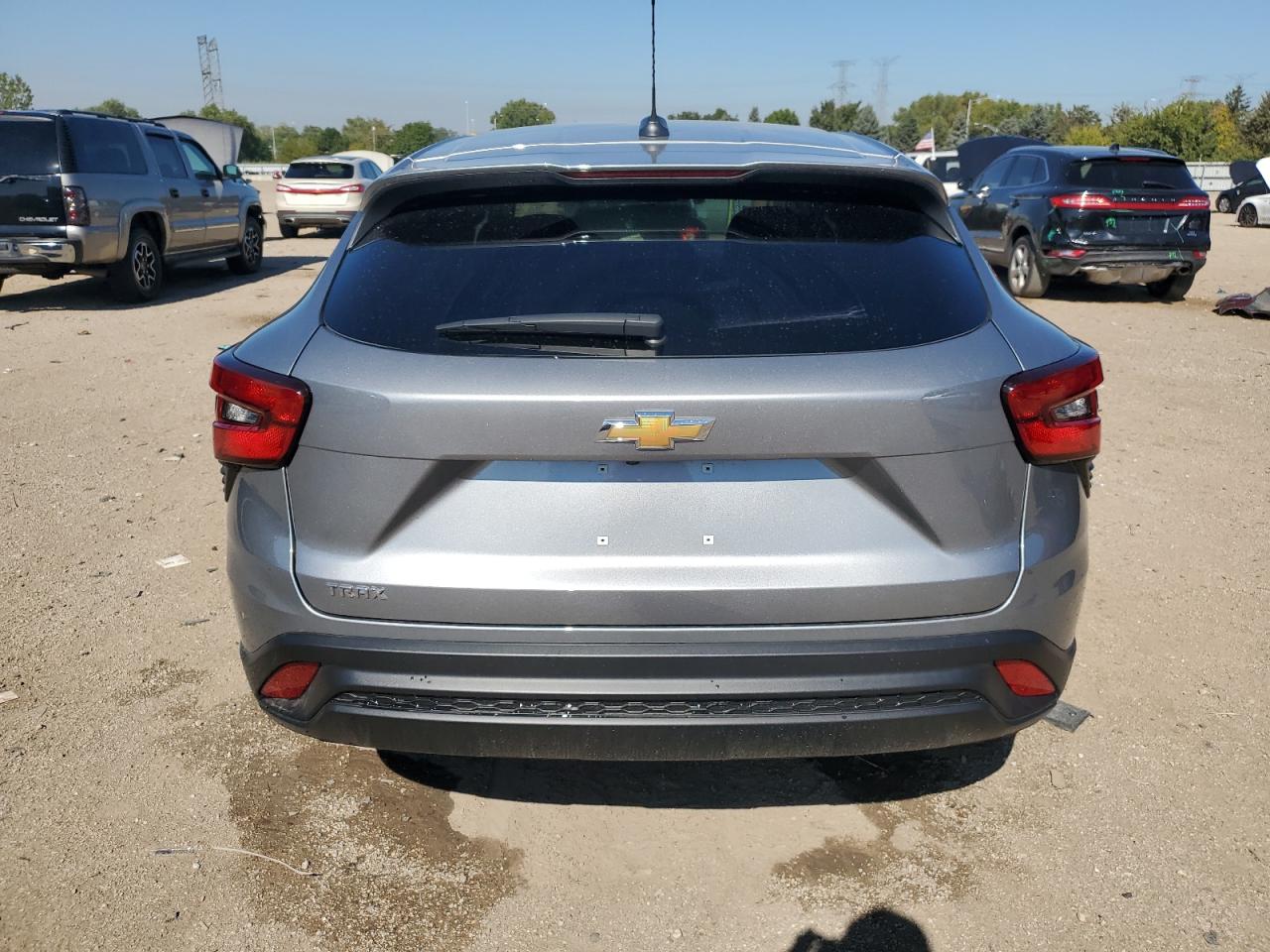 2024 Chevrolet Trax Ls VIN: KL77LFE2XRC102868 Lot: 80642395