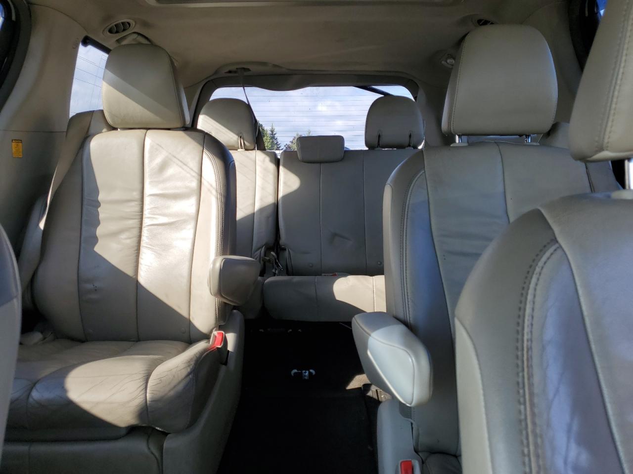 2011 Toyota Sienna Xle VIN: 5TDDK3DC9BS018319 Lot: 70464275