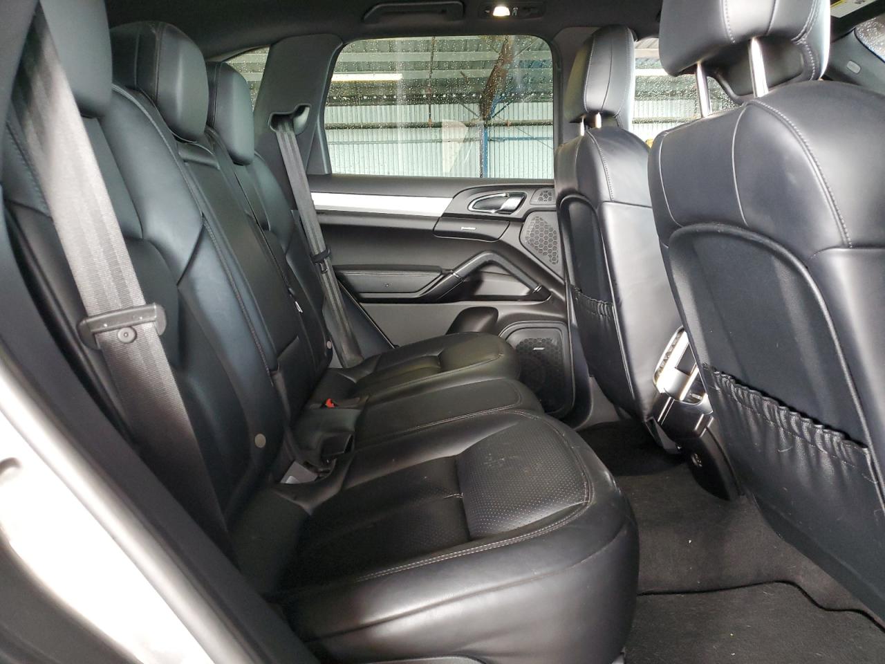 2017 Porsche Cayenne S VIN: WP1AB2A29HLA52696 Lot: 81891305