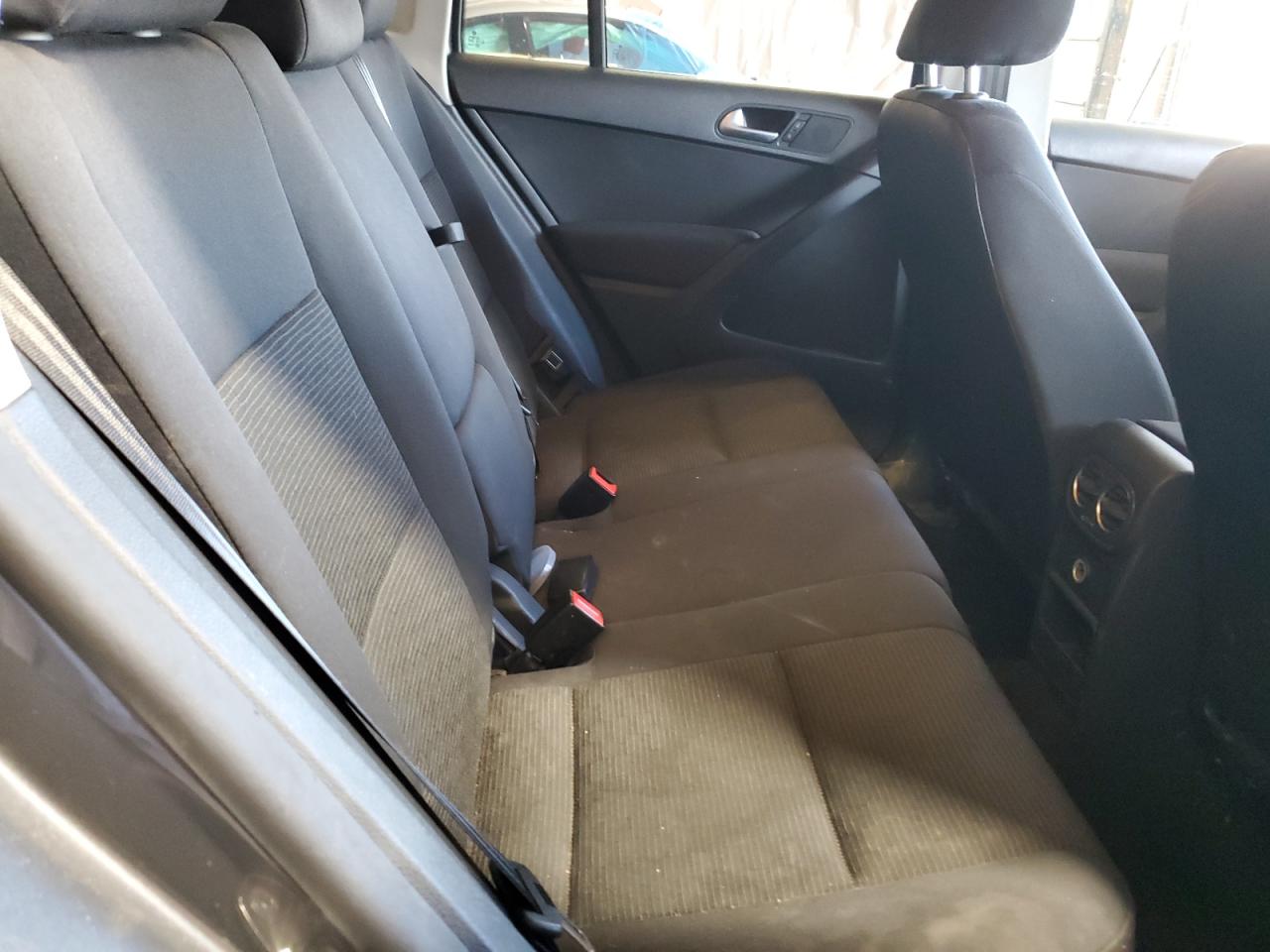 2017 Volkswagen Tiguan S VIN: WVGAV7AX6HK047801 Lot: 81918805