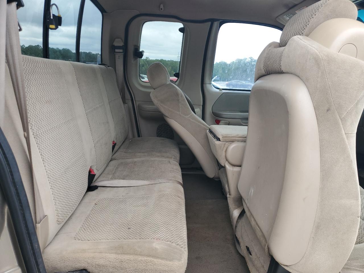 2002 Ford F150 VIN: 1FTRX18L42KB04604 Lot: 81893275