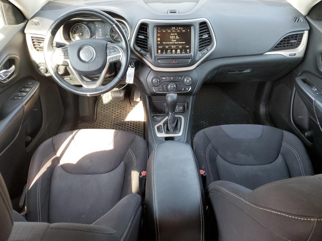 2015 Jeep Cherokee Latitude VIN: 1C4PJLCB9FW670436 Lot: 70544015