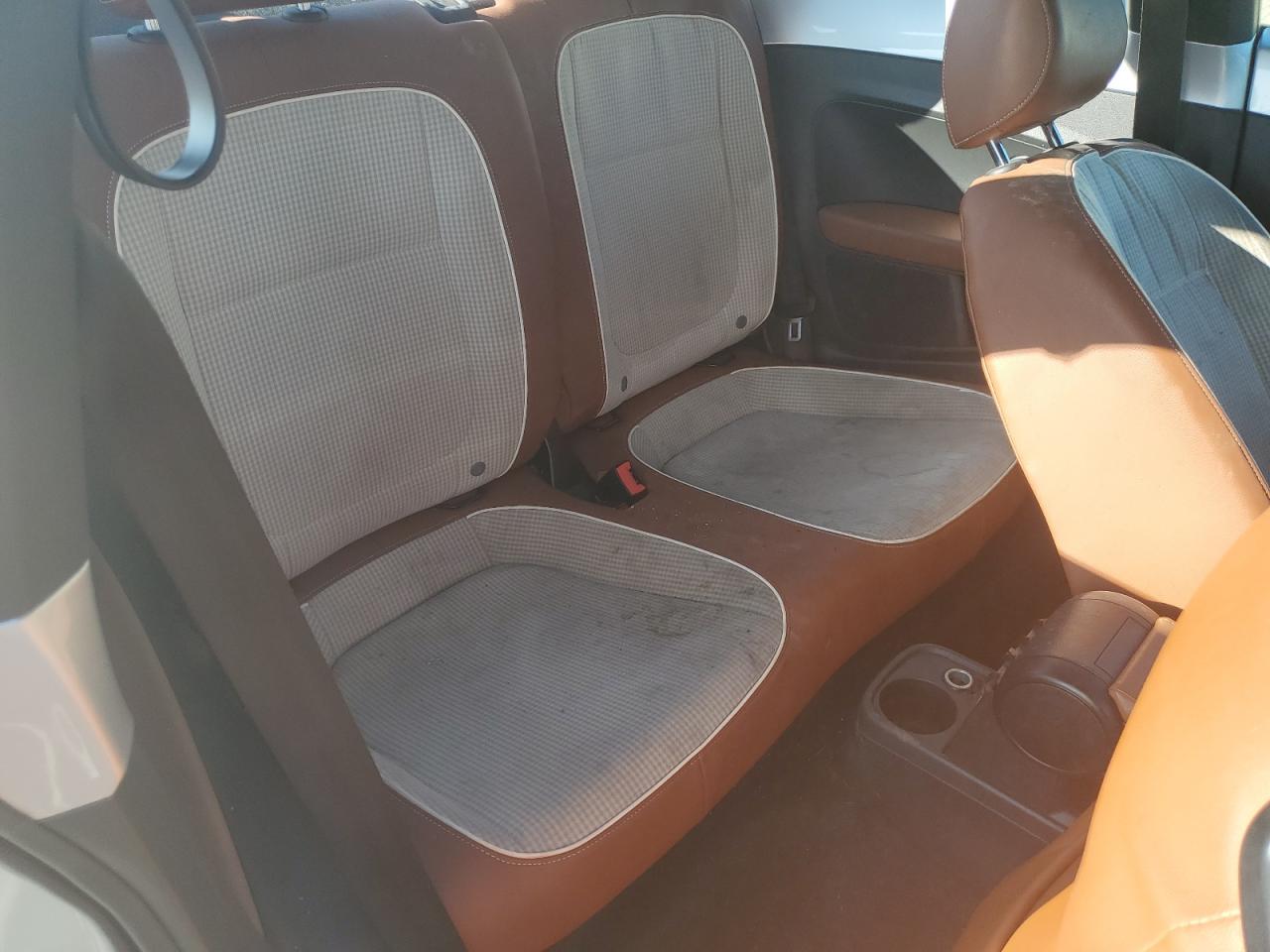 2015 Volkswagen Beetle 1.8T VIN: 3VWF17AT2FM656468 Lot: 70758065