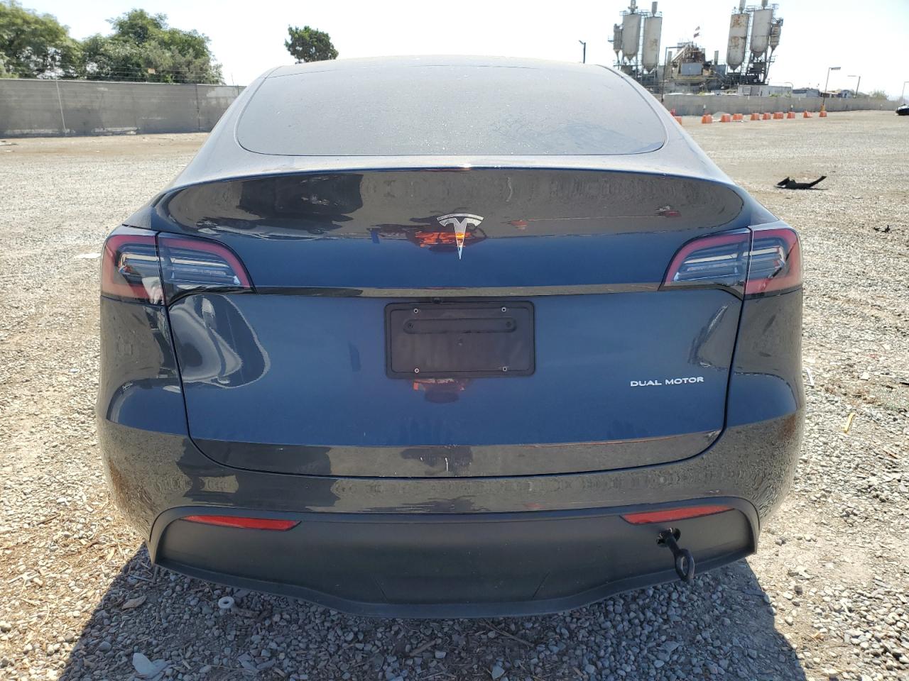 2024 Tesla Model Y VIN: 7SAYGDEE8RF063701 Lot: 70274125