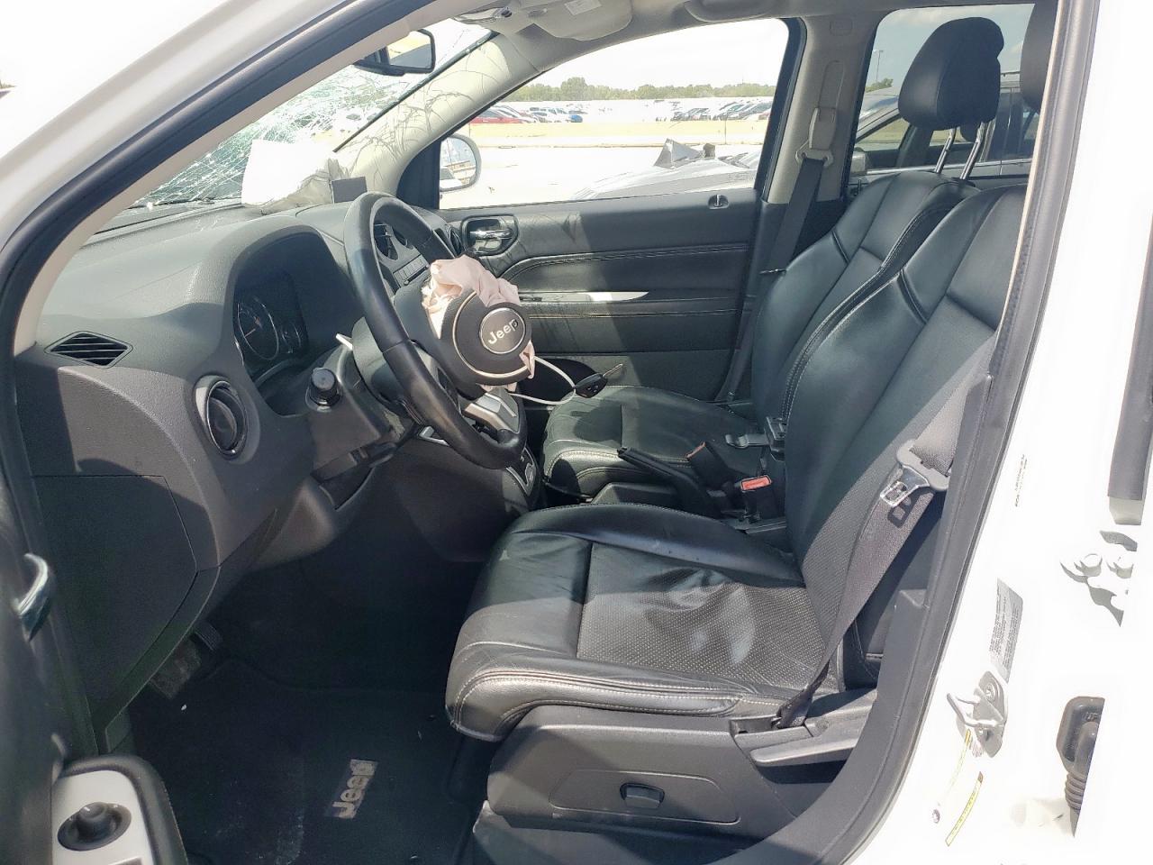 2017 Jeep Compass Latitude VIN: 1C4NJCEB4HD186354 Lot: 82139935