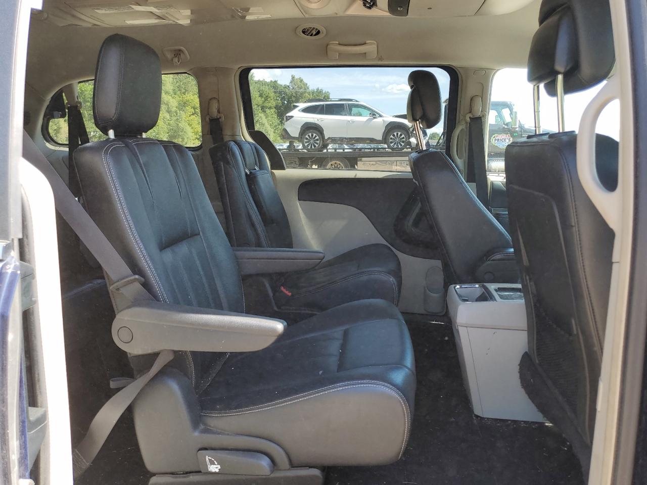 2015 Chrysler Town & Country Touring VIN: 2C4RC1BG1FR673201 Lot: 71258185