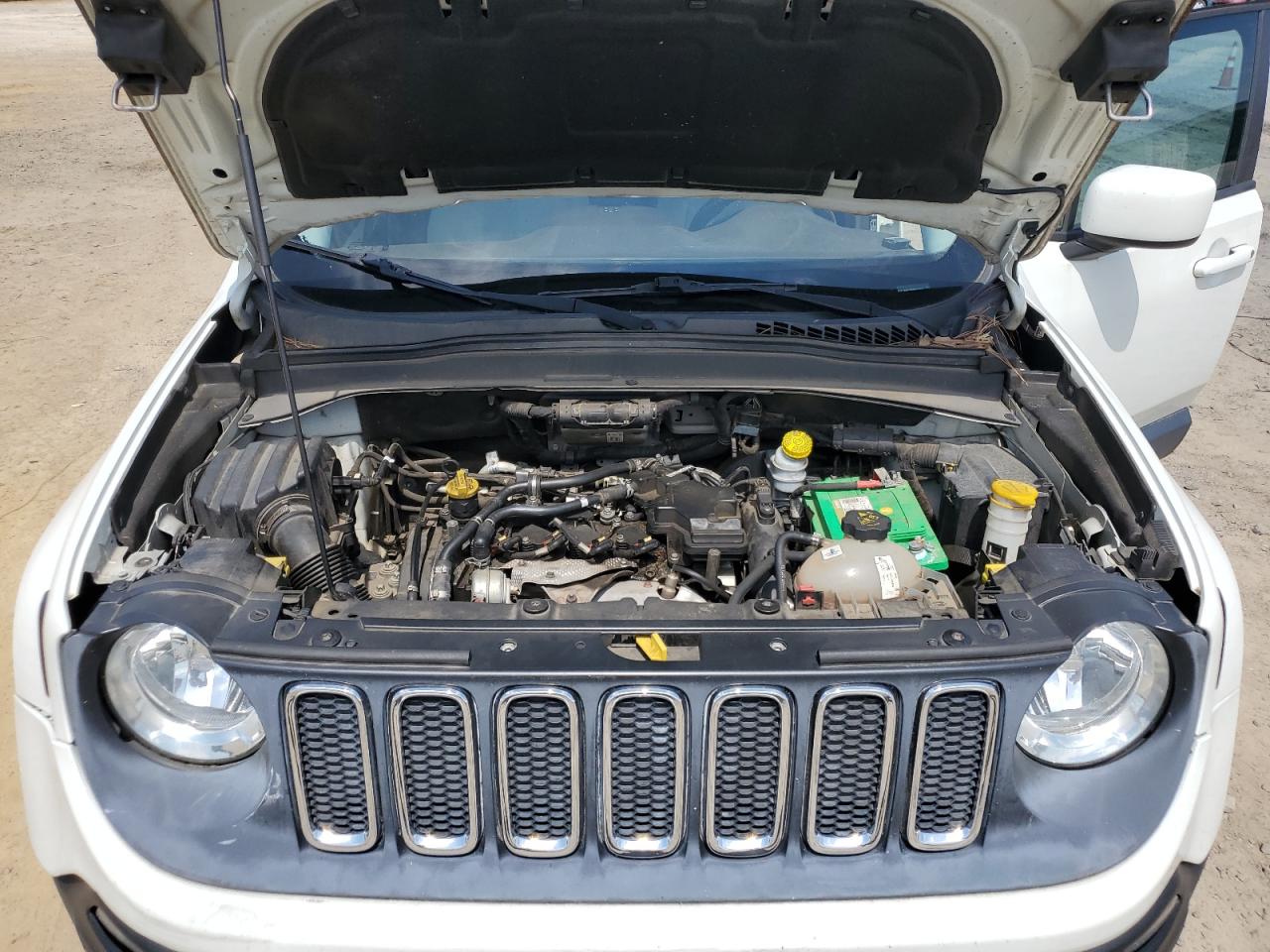 2015 Jeep Renegade Latitude VIN: ZACCJABH0FPB63792 Lot: 70278055