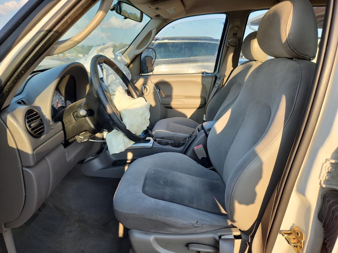 2003 Jeep Liberty Limited VIN: 1J4GK58K33W700263 Lot: 71278615