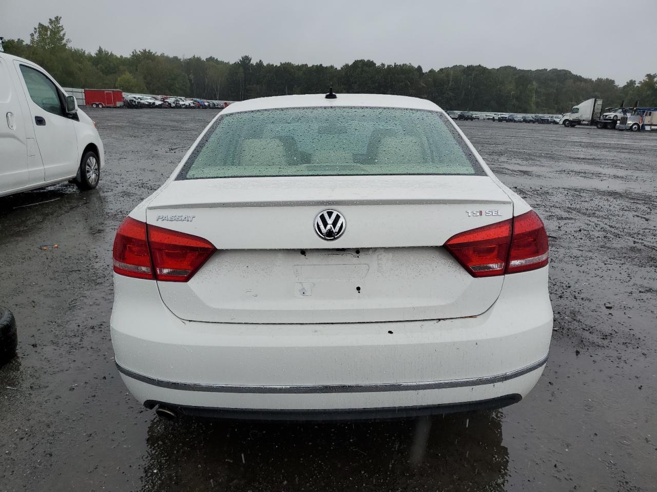 2015 Volkswagen Passat Sel VIN: 1VWCT7A32FC062672 Lot: 81548535