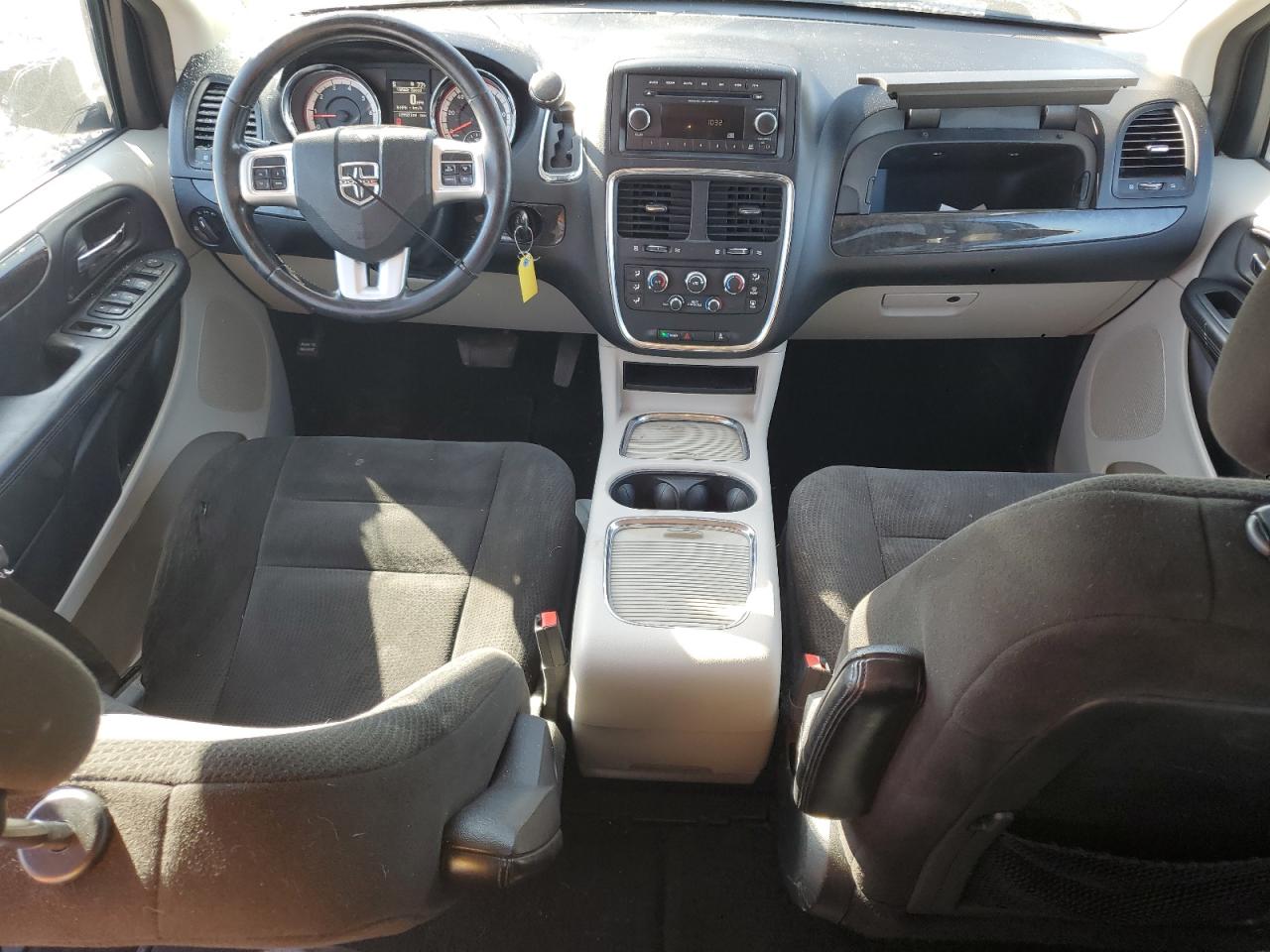 2016 Dodge Grand Caravan Sxt VIN: 2C4RDGCG5GR351399 Lot: 81737105