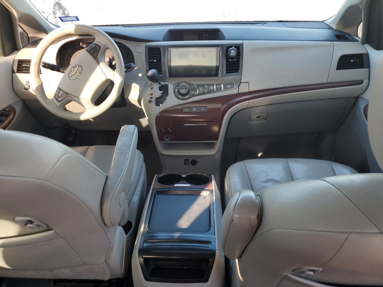 2011 Toyota Sienna Xle VIN: 5TDYK3DC9BS083009 Lot: 82059945