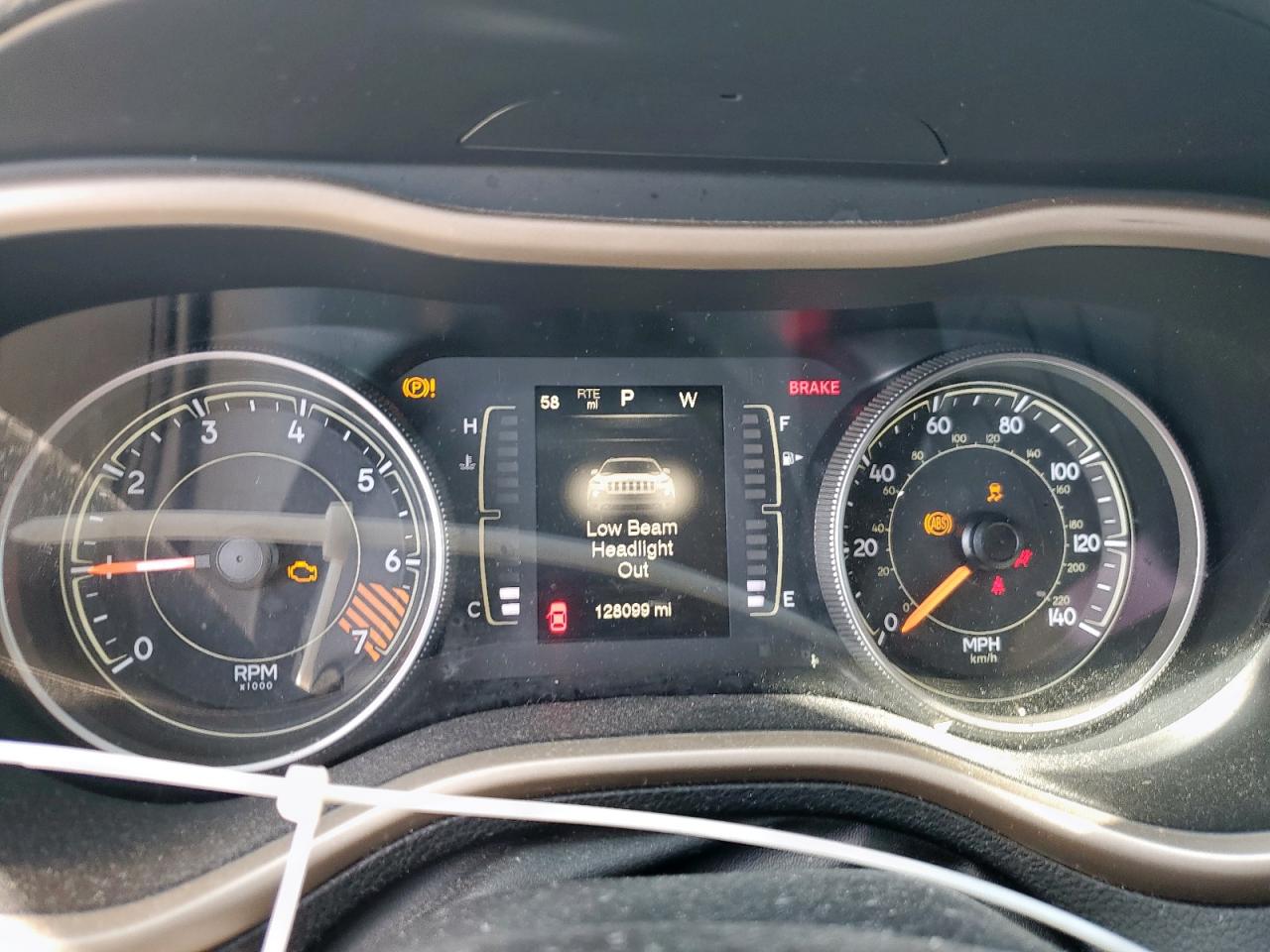 2015 Jeep Cherokee Latitude VIN: 1C4PJLCB3FW793343 Lot: 82069515