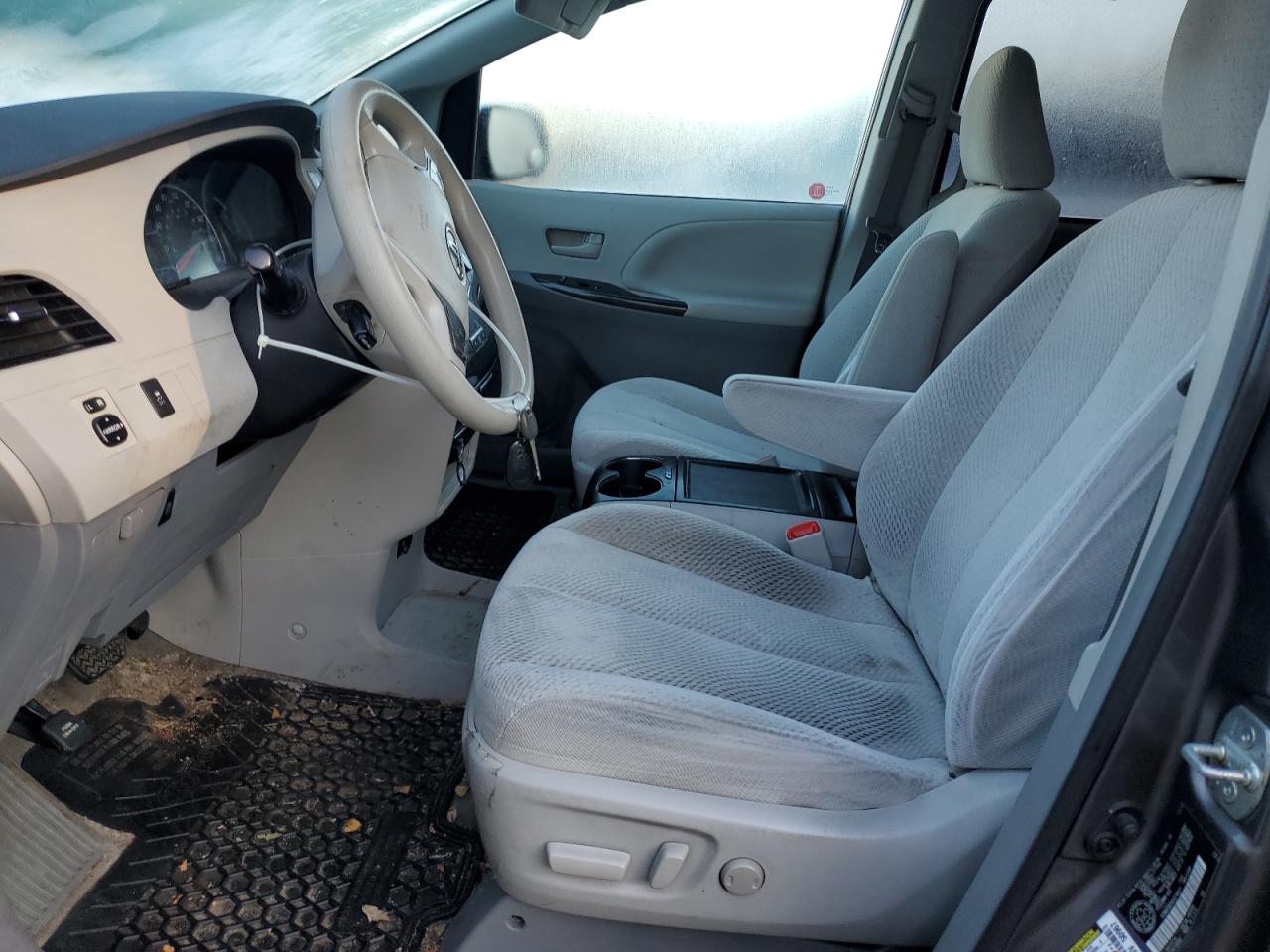 2012 Toyota Sienna Le VIN: 5TDKK3DC9CS216021 Lot: 84007705