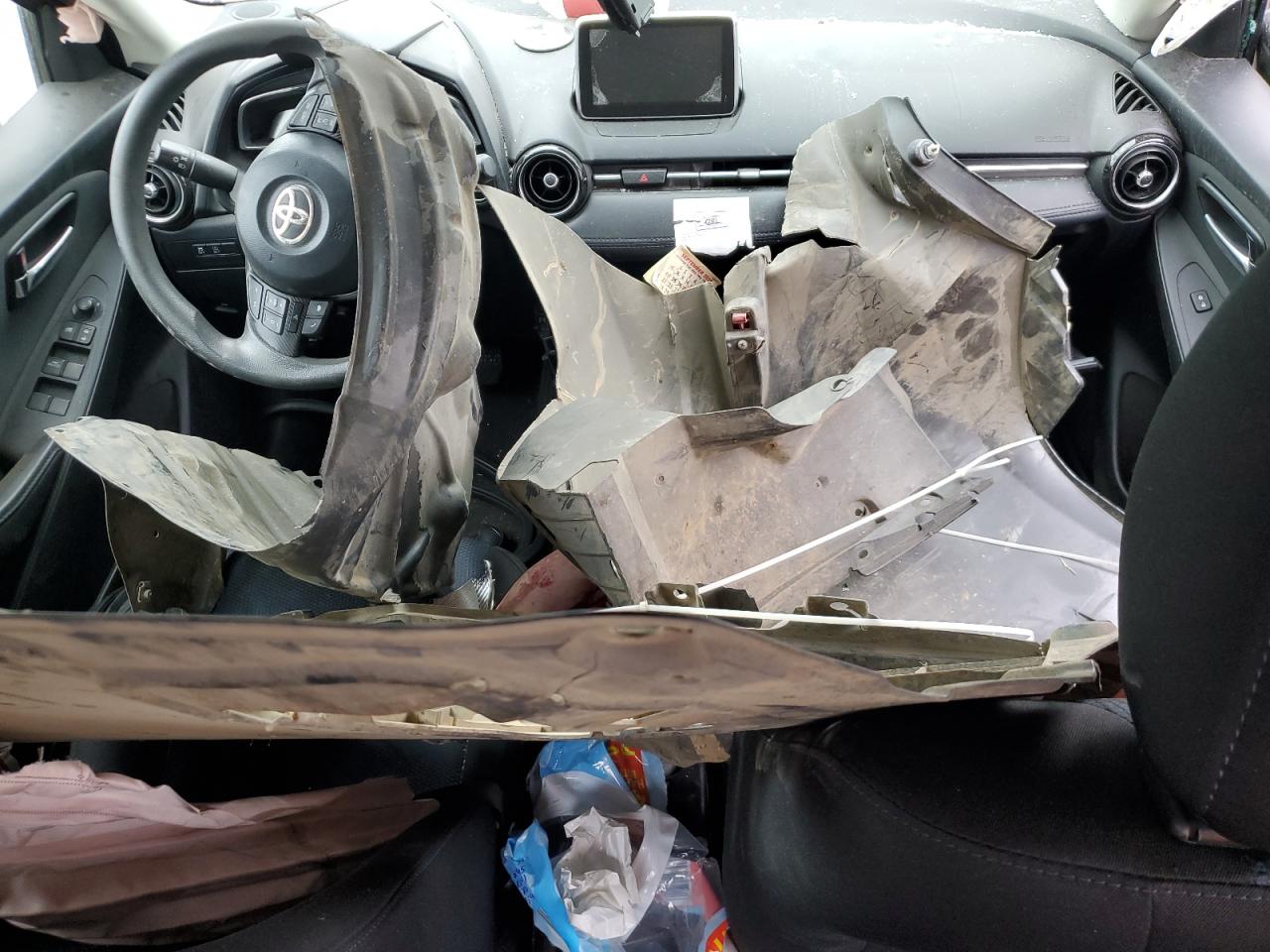 2017 Toyota Yaris Ia VIN: 3MYDLBYV2HY165295 Lot: 81916485