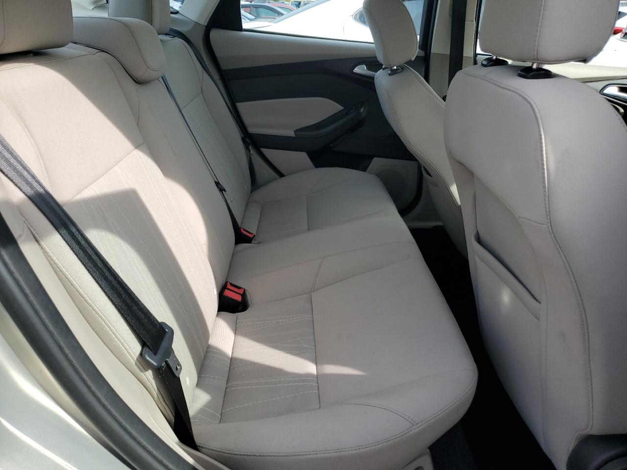 2015 Ford Focus Se VIN: 1FADP3FE9FL371804 Lot: 84203325