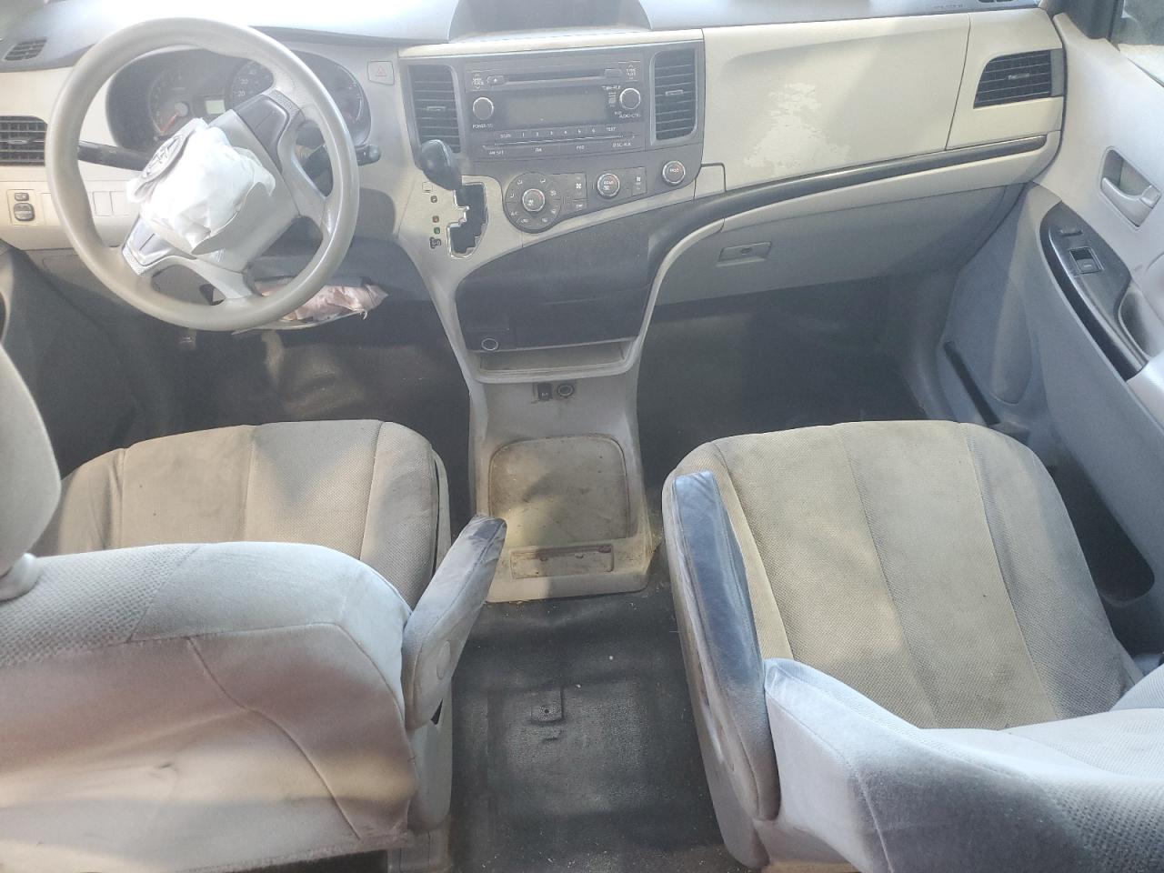 2014 Toyota Sienna VIN: 5TDZK3DC5ES454515 Lot: 71999095