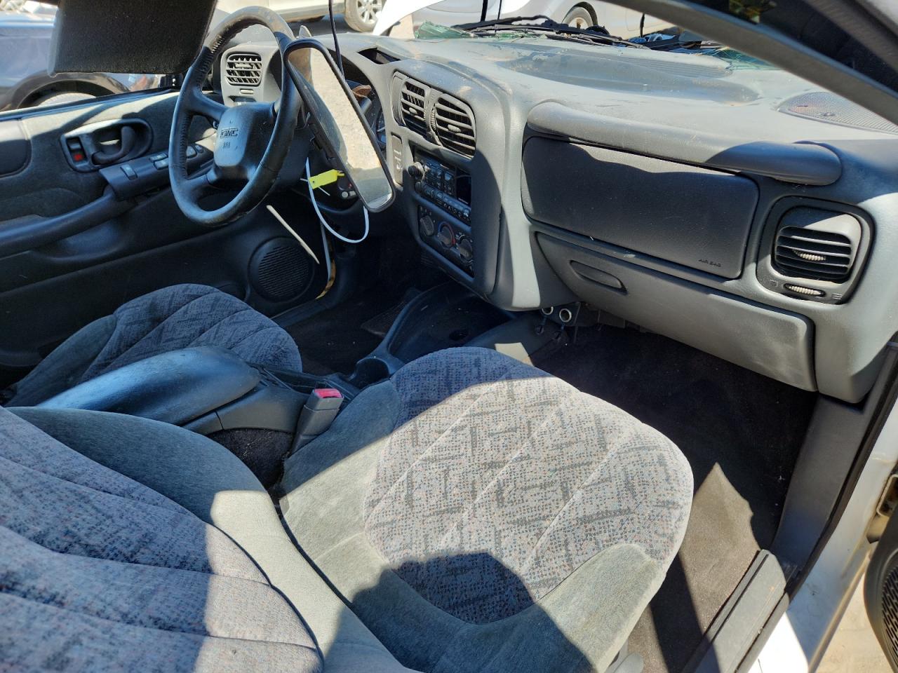 2002 GMC Sonoma VIN: 1GTCS19W328112543 Lot: 71814135