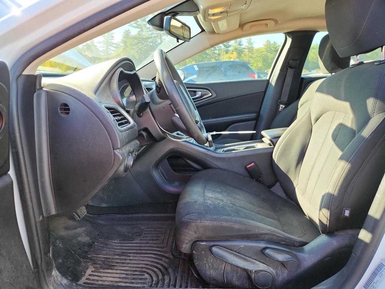 2016 Chrysler 200 Limited VIN: 1C3CCCAB7GN141056 Lot: 81368995