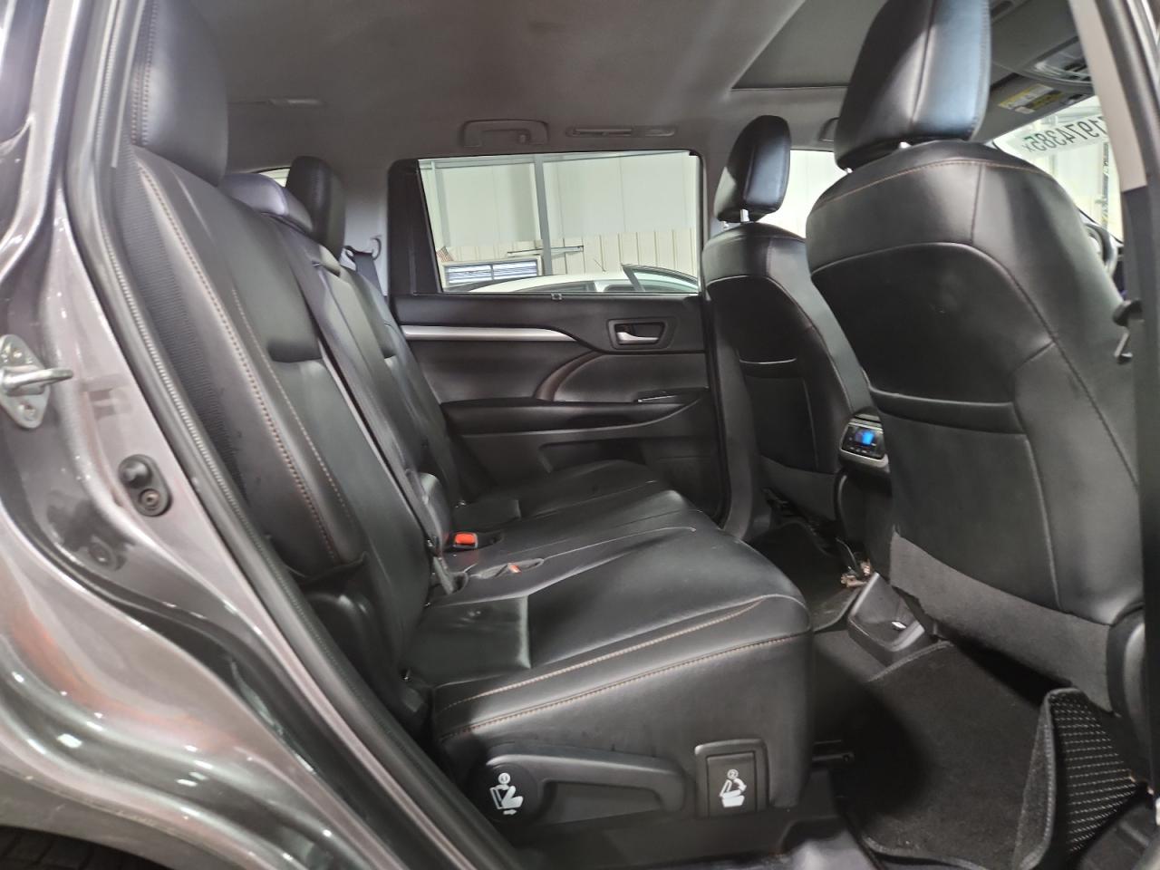 2019 Toyota Highlander Se VIN: 5TDJZRFH6KS598722 Lot: 71974385