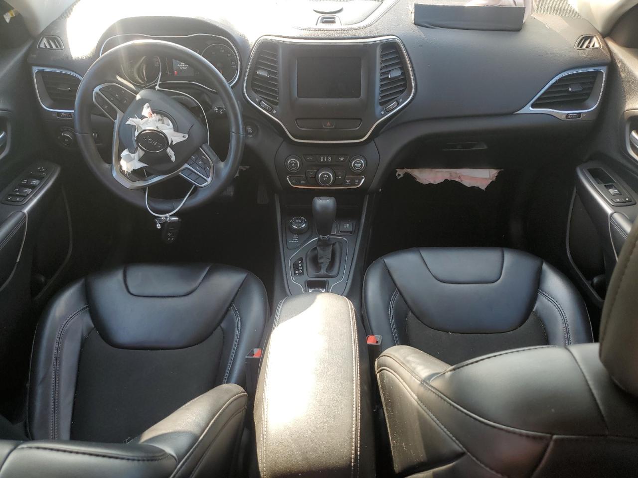 2019 Jeep Cherokee Latitude Plus VIN: 1C4PJMLB5KD195220 Lot: 71966205